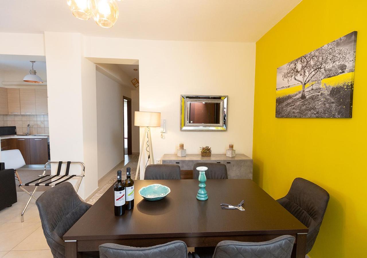 V Luxury Apartment 1 Ioannina Extérieur photo