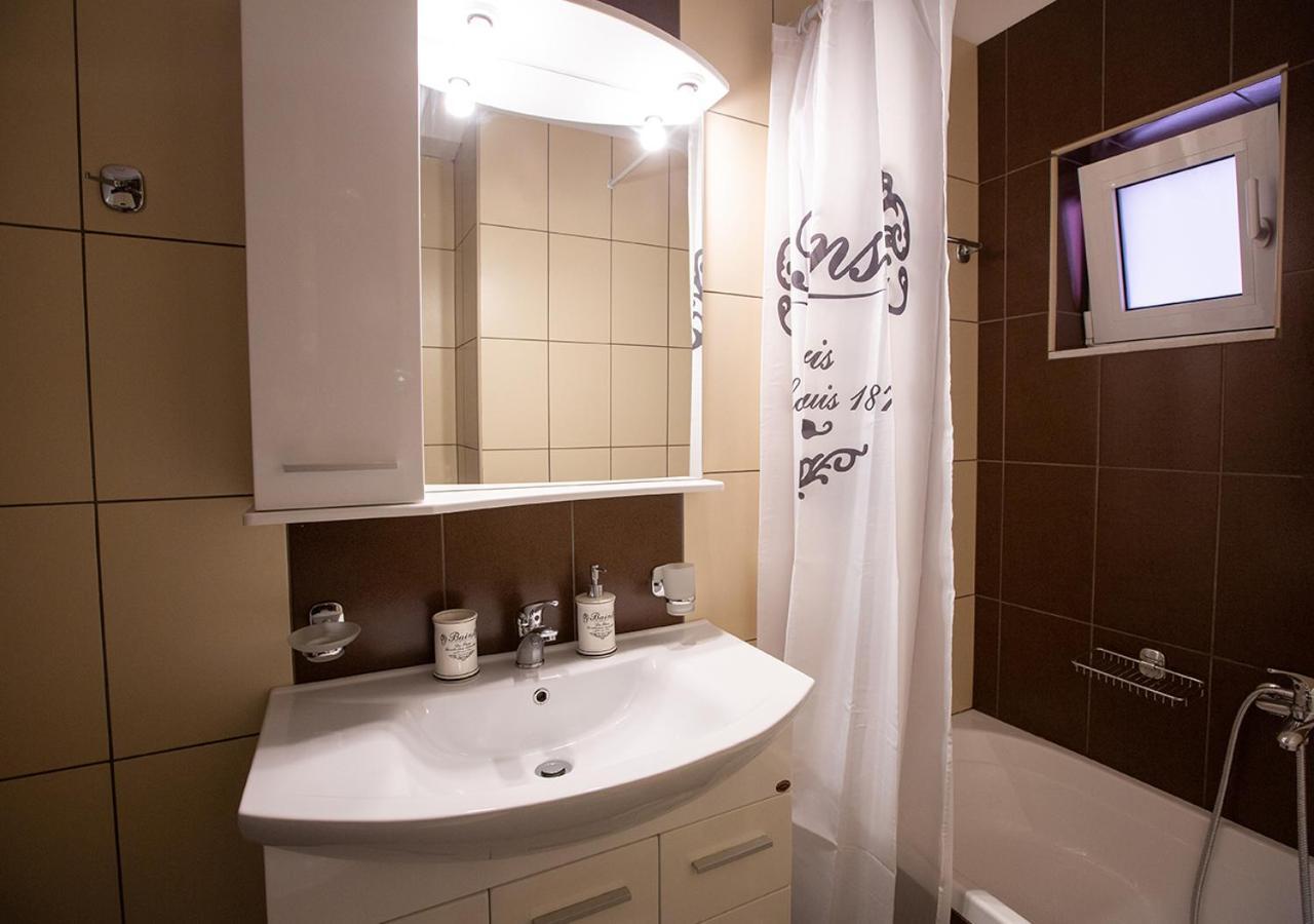 V Luxury Apartment 1 Ioannina Extérieur photo